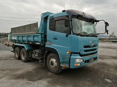 UDトラックス（日産） 大型 土砂ダンプ ADG-CW2XL (5841) 1枚目