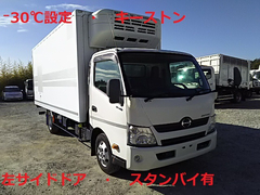 日野 小型 冷蔵冷凍バン TKG-XZU720M (8409) 1枚目