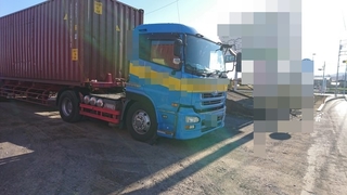 UDトラックス（日産） 大型 トラクタ AKG-GK4XAB (2447) 1枚目