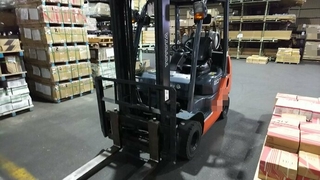 トヨタ その他 フォークリフト 02-8FGK20 (18523) 1枚目