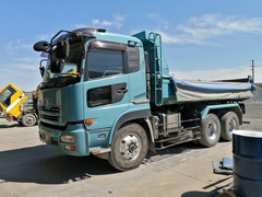 UDトラックス（日産） 大型 土砂ダンプ ADG-CW2XL (5776) 1枚目