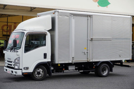 いすゞ 小型 バン TRG-NLR85AN (110760) 1枚目