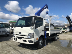 日野 小型 平ボディ（クレーン付） 2WG-XZU713M (112799) 1枚目