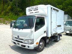 日野 小型 冷凍冷蔵バン 2RG-XZC605M (89036) 1枚目
