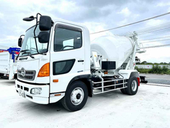 Hino 6studs large Mixer trucks TKG-GC7JDAA (92702) 1枚目