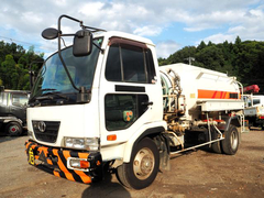 UDトラックス（日産） 中型 ********* (92850) 1枚目