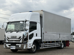 Isuzu 6studs large Aluminium Wing body 2RG-FTR90V4 (93354) 1枚目