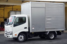 トヨタ 小型 アルミバン 2RG-XZC605 (93438) 1枚目