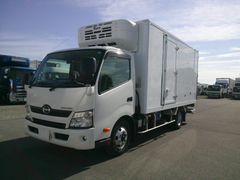 日野 小型 冷凍冷蔵バン TKG-XZU712M (93479) 1枚目