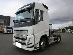 ボルボ 小型 トラクタ（シングル） 2KG-4K2TEA1 (95903) 1枚目