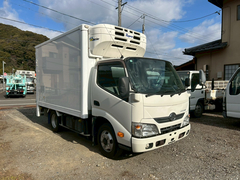 日野 小型 冷蔵冷凍バン TKG-XZU600M (99517) 1枚目