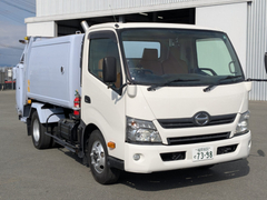 日野 小型 塵芥車（プレス式） TKG-XZU700M (100328) 1枚目