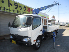 トヨタ 小型 平ボディ（クレーン付） TKG-XZU650 (103852) 1枚目