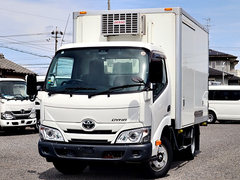 トヨタ 小型 冷蔵冷凍バン 2RG-XZU605 (105661) 1枚目
