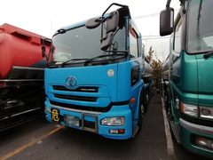 UDトラックス（日産） 大型 タンクローリー ADG-CV4YL (5562) 1枚目