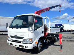 日野 小型 平ボディ（クレーン付） TKG-XZU695M (111914) 1枚目