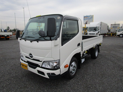 日野 小型 平ボディ 2WG-XZU606M (111645) 1枚目