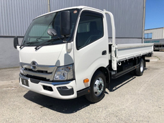 日野 小型 平ボディ 2WG-XZU713M (107966) 1枚目