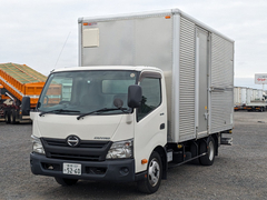 日野 小型 バン TPG-XZU710M (112985) 1枚目