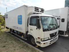 UDトラックス（日産） 中型 冷蔵冷凍バン BDG-MK36C (2923) 1枚目