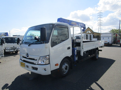 日野 小型 平ボディ（クレーン付） 2KG-XZU720M (99816) 1枚目