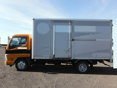 Mitsubishi Fuso Small Box body KK-FE72EEV (1980) 1枚目