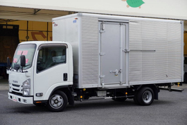 いすゞ 小型 バン TRG-NLR85AN (109690) 1枚目