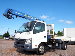 トヨタ 小型 平ボディ（クレーン付） TKG-XZU710 (112444) 1枚目