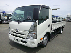トヨタ 小型 平ボディ 2RG-XZU710 (110100) 1枚目