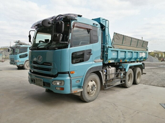 UDトラックス（日産） 大型 土砂ダンプ ADG-CW2XL (5843) 1枚目