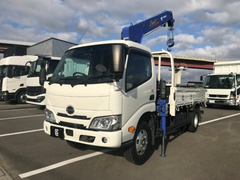 日野 小型 平ボディ（クレーン付） 2RG-XZU650M (112546) 1枚目