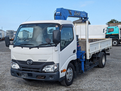 日野 小型 平ボディ（クレーン付） TPG-XZU650M (109109) 1枚目