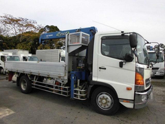 日野 増トン 平ボディ（クレーン付） QKG-FJ7JHAA (25687) 1枚目