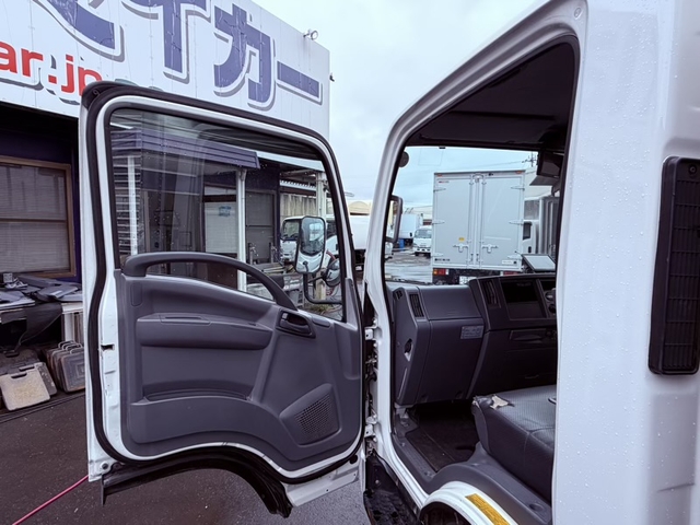 いすゞ エルフ 小型 バン TRG-NLR85AN(111377) 64枚目