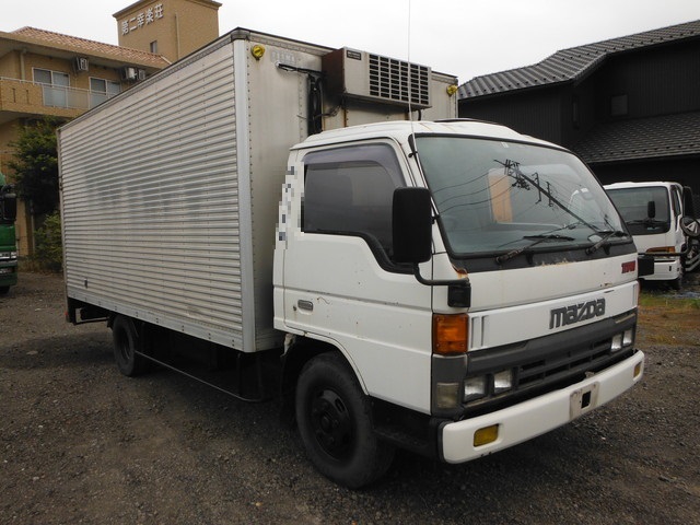マツダ タイタン 小型 冷蔵冷凍バン KC-WG34T(1082) 3枚目