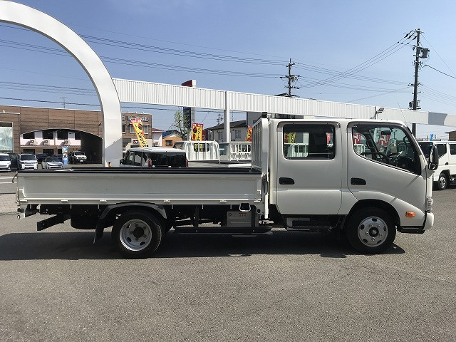 トヨタ ダイナ 小型 Wキャブ 2RG-XZU655(103391) 8枚目