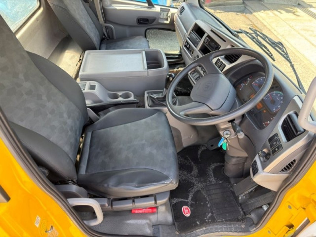 UDトラックス（日産） コンドル 中型 バキュームカー/糞尿車 SKG-MK38L(110399) 27枚目