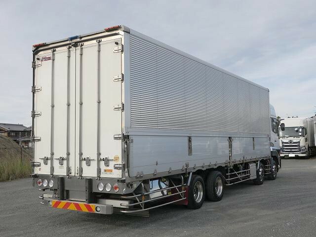 UDトラックス（日産） クオン 大型 ウィング QKG-CG5ZE(36951) 3枚目