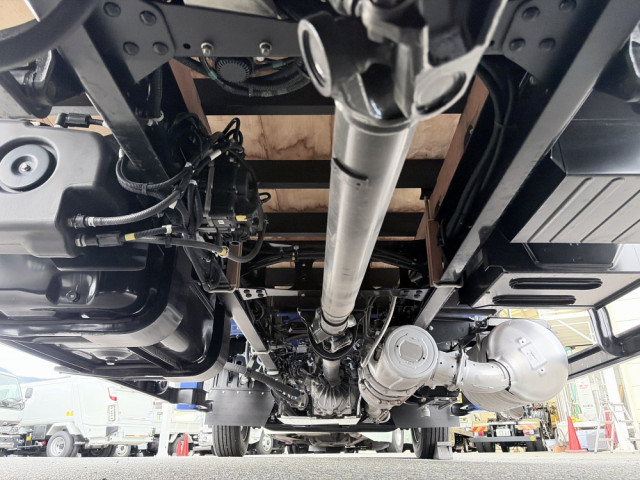 三菱ふそう ファイター 中型 平ボディ（クレーン付） 2KG-FK62F(112542) 33枚目