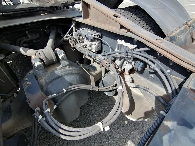 UDトラックス（日産） クオン 大型 トラクタ AKG-GK4XAB(5651) 10枚目
