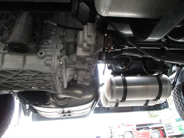 UDトラックス（日産） クオン 大型 トラクタ 2PG-GK5AAB(9622) 11枚目