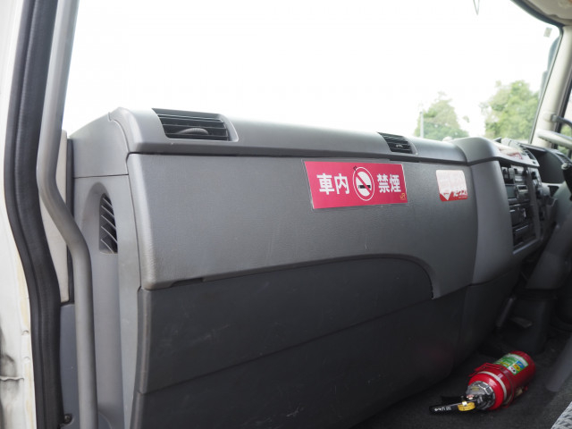 三菱ふそう ファイター 増トン 平ボディ（クレーン付） PJ-FM62FZ(109555) 38枚目
