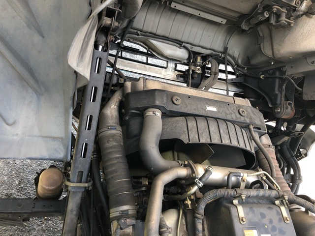 UDトラックス（日産） クオン 大型 ウィング ADG-CG4XL(3990) 45枚目