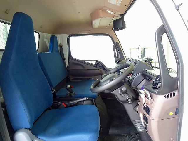 Mitsubishi Fuso canter Small Flat body 2PG-FEBS0(105623) 6枚目