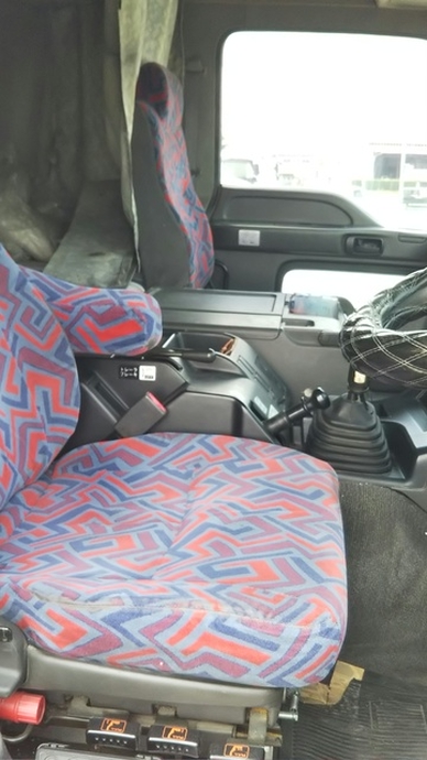 いすゞ ギガ 大型 トラクタ PJ-EXD52D6(3242) 10枚目