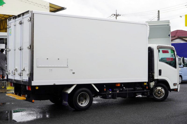 いすゞ エルフ 小型 冷蔵冷凍バン 2RG-NPR88AN(107166) 8枚目