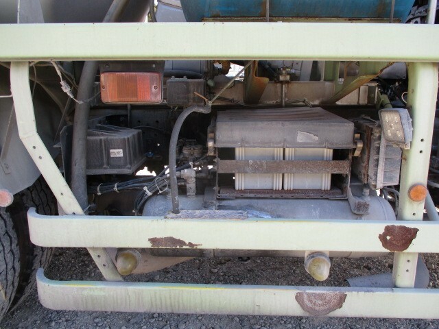 UDトラックス（日産） クオン 大型 ミキサー車 ADG-CW4XL(7864) 16枚目