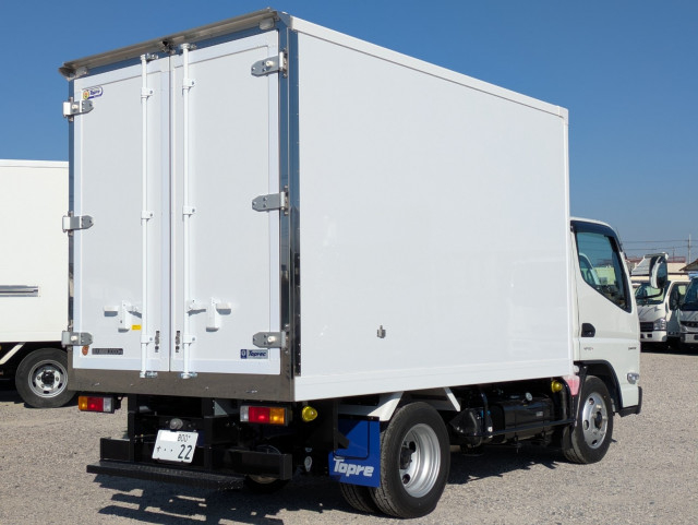 三菱ふそう キャンター 小型 冷蔵冷凍バン 2RG-FBAV0(105651) 9枚目