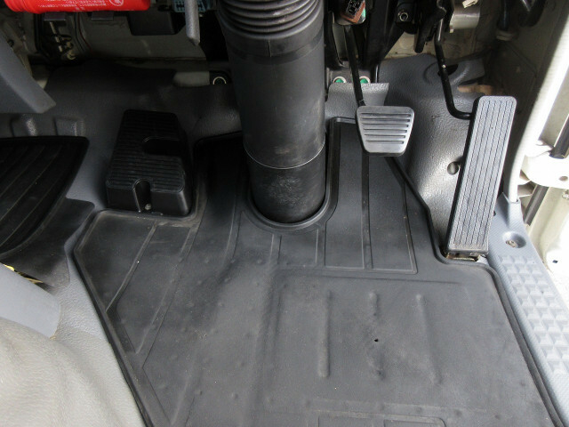 いすゞ エルフ 小型 バン BKG-NLR85AN(9227) 40枚目