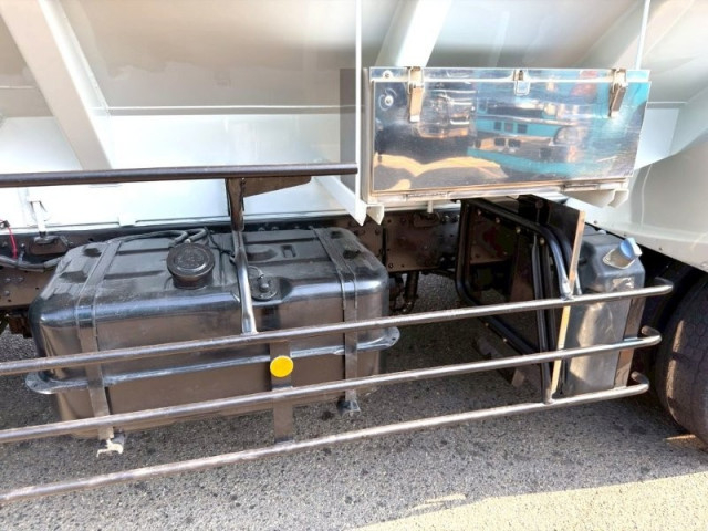 三菱ふそう ファイター 増トン 粉粒体運搬車 2DG-FQ62F(110391) 24枚目